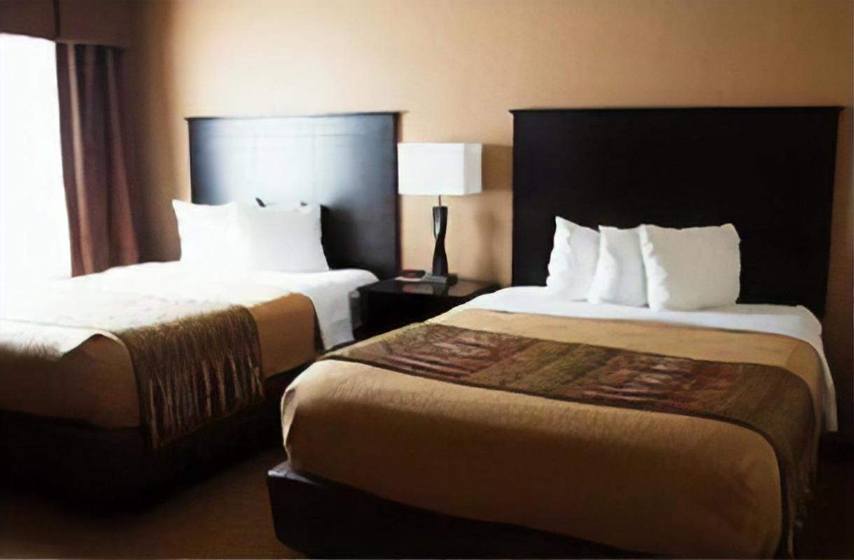 Chieftain Conference Center 3*